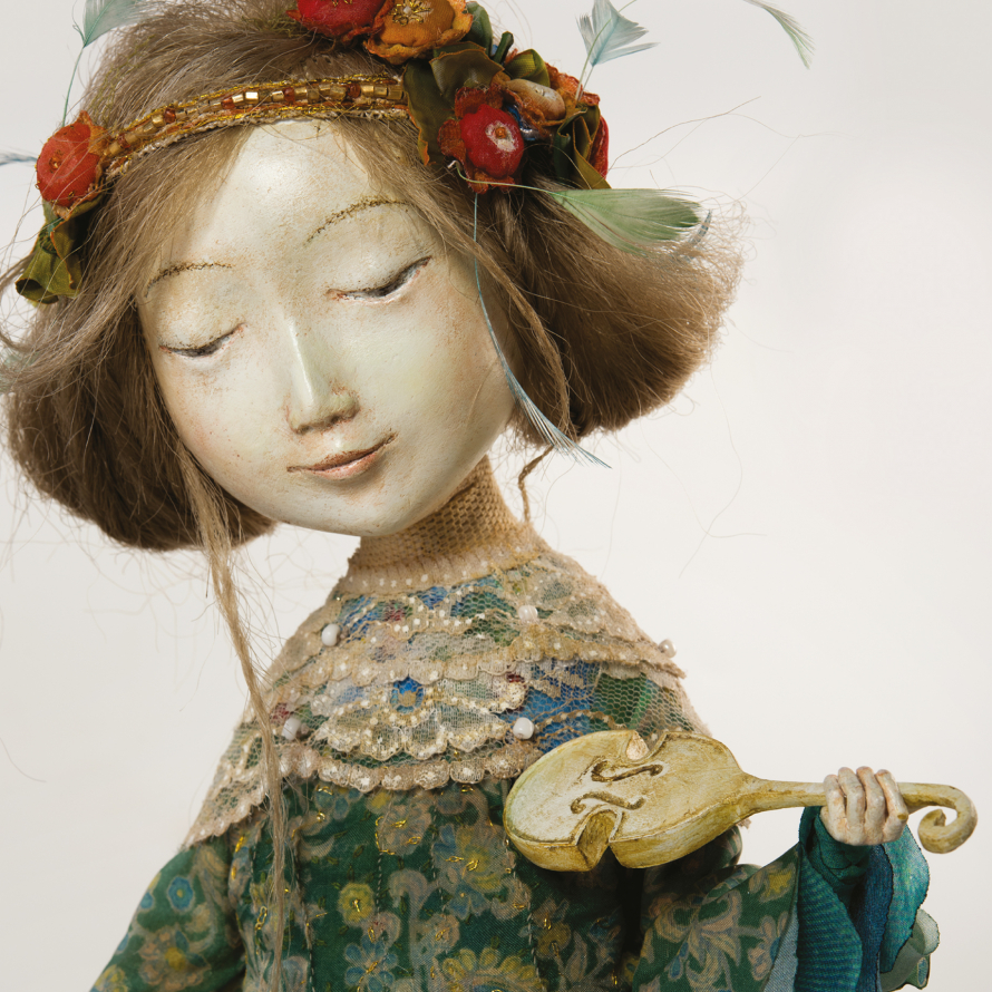 Почтовая открытка "Скрипачка"